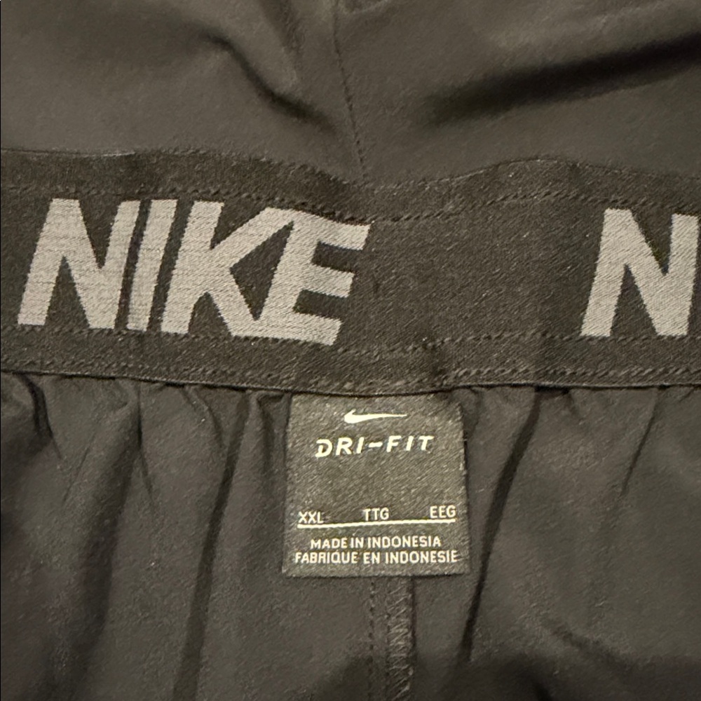 Nike Shorts - Picture 4 of 4